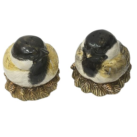 Big Sky Carvers Chickadee Salt & Pepper Shakers Ceramic Birds Vintage - Picture 2 of 8